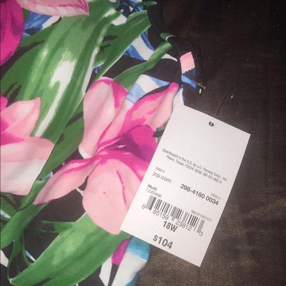 One piece bathing suit - Picture 5 of 6